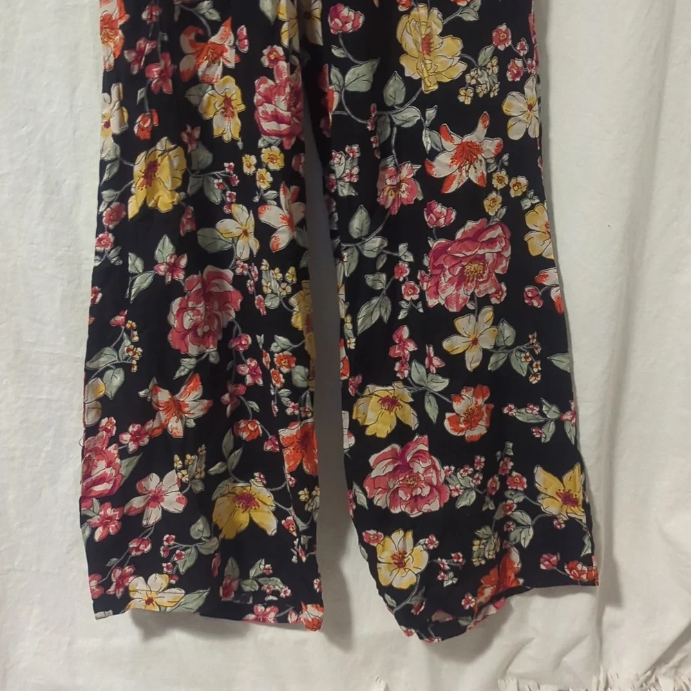 NWOT RDI floral cutout jumper - Picture 5 of 10